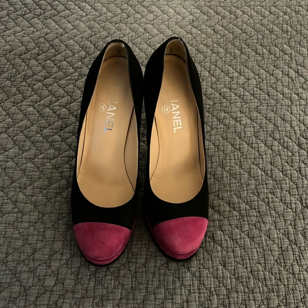 Chanel black and pink heel suede good condition